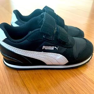 BLACK TODDLER PUMAS•LIKE NEW! 🖤